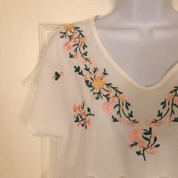 NWOT Floral white peplum top - Picture 4 of 8